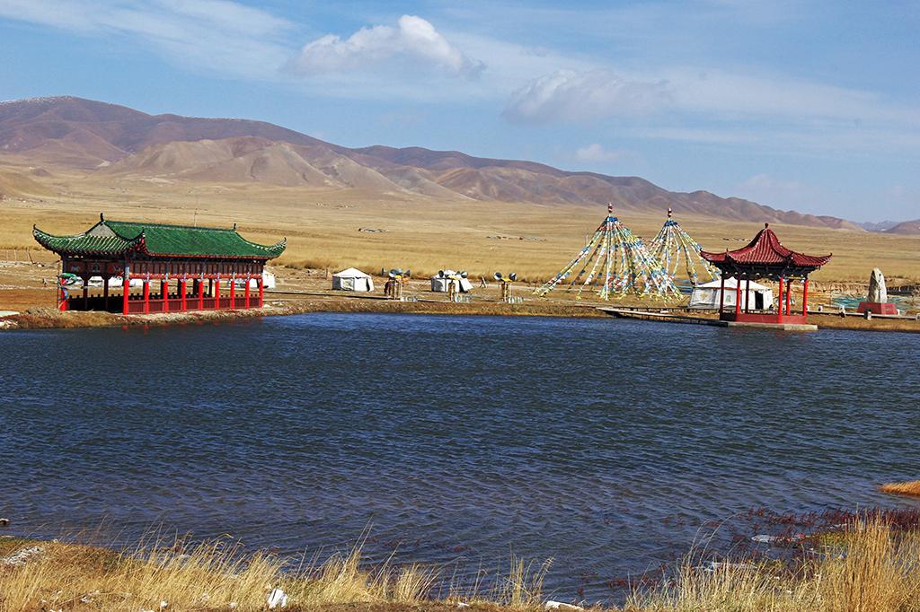{賭馬}(青海旅游攻略必去景点大全路线)